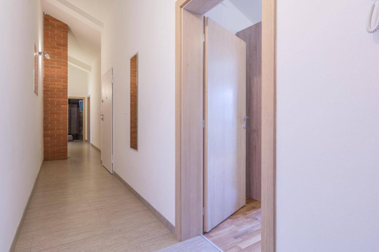 Apartments By The Sea Simuni, Pag - 18386 Kolan Exterior foto